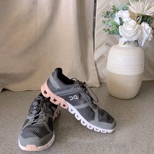 On Running Womens Cloudflow Running cross train Shoe Rock Rose